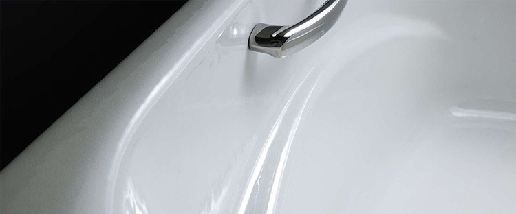 具備浴缸所需的所有要素的「鑄鐵琺瑯」